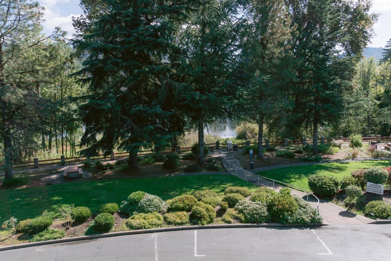 Riverfront Inn Roseburg Eksteriør bilde